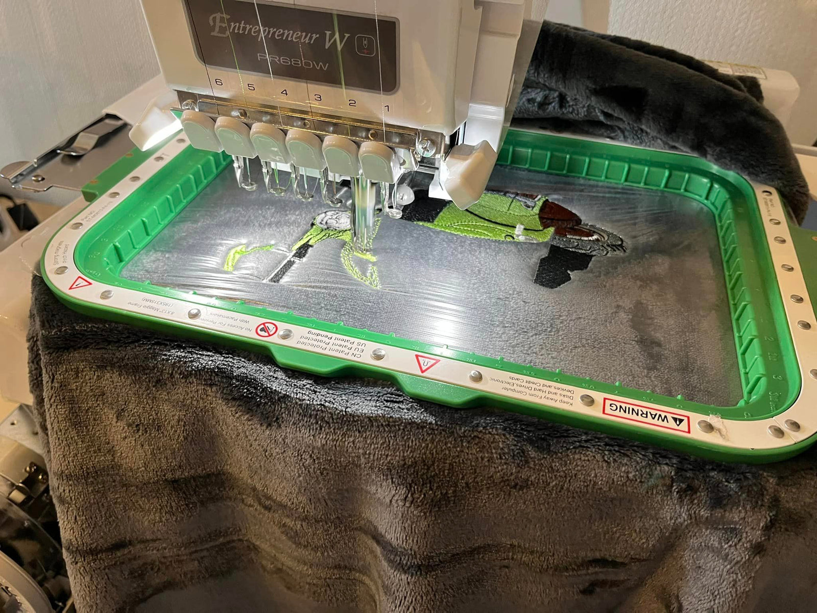 Large Embroidery Hoop 24 Inch: Ultimate Guide to Specs, Projects & Compatibility