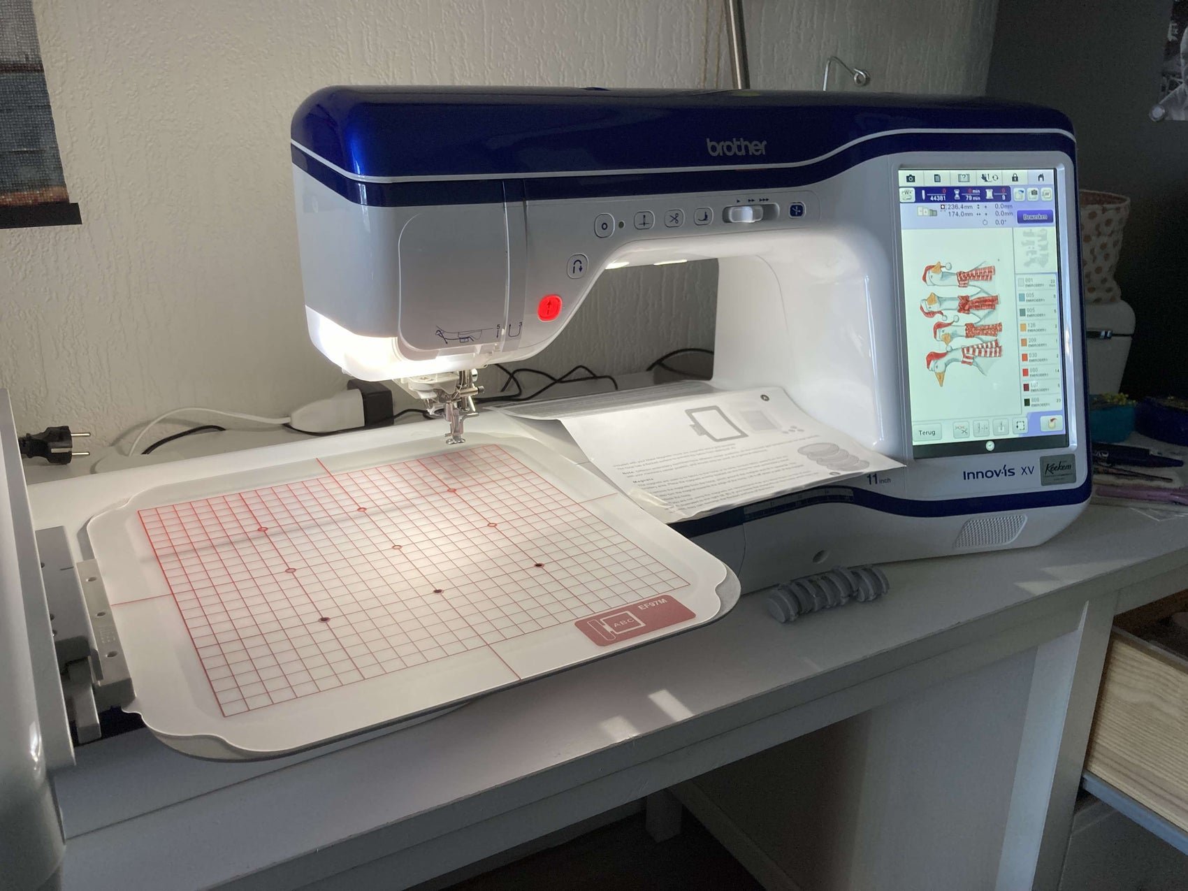 how to thread a bobin
