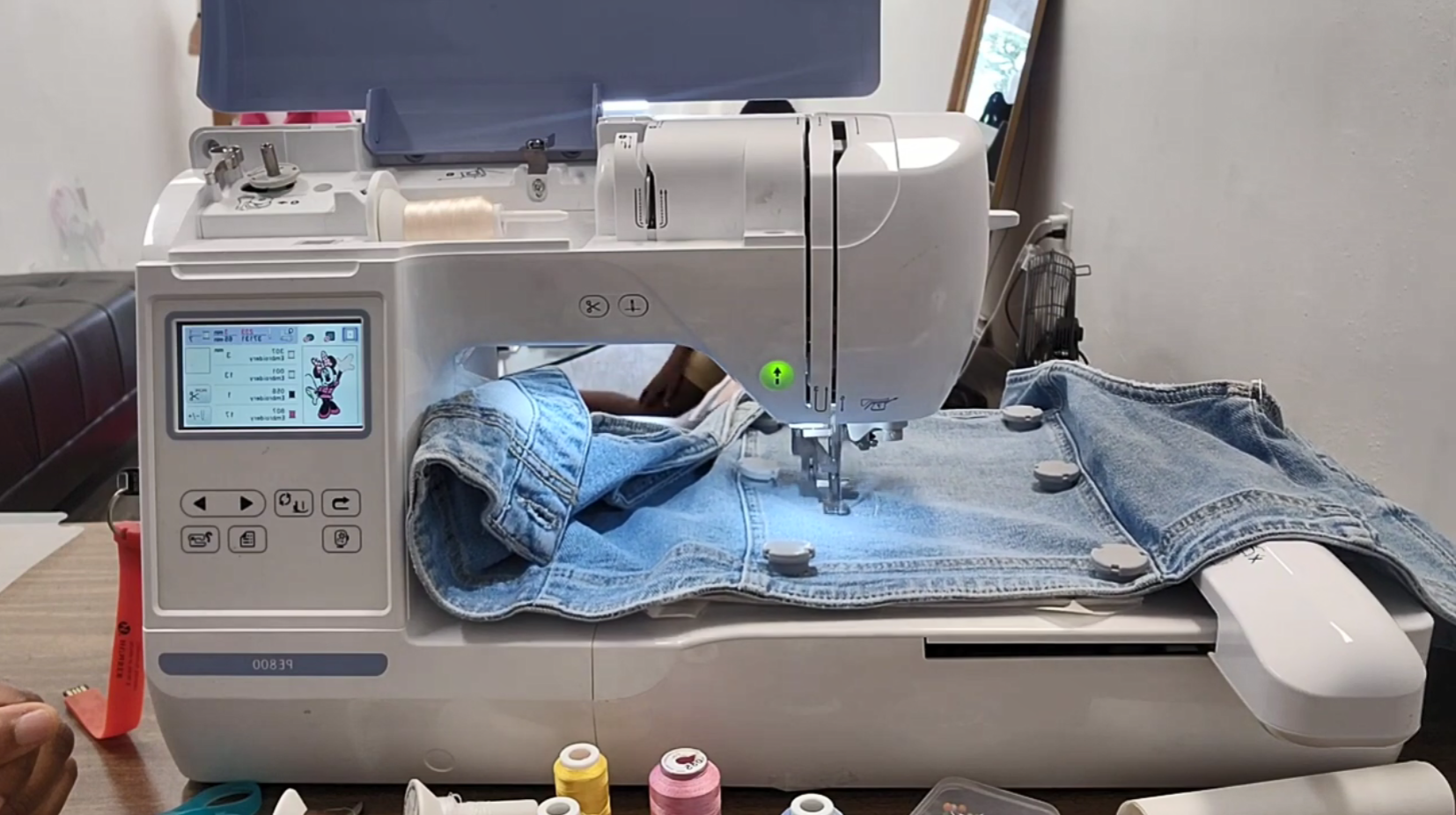 how do you sew with elastic thread